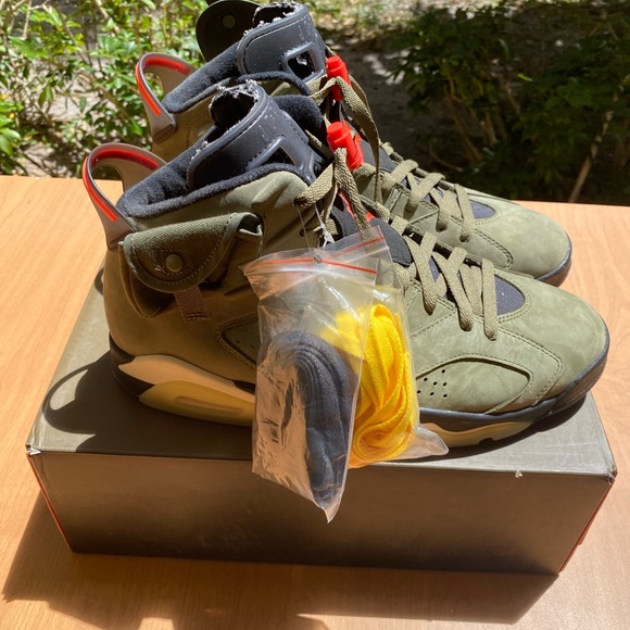 Jordan Retro 6 Travis Scott - Picture 14 of 14